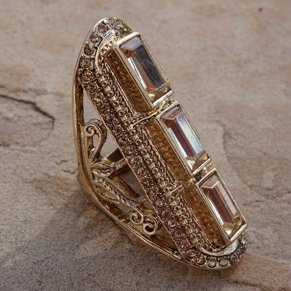 Big Gold Geometric Half Finger Ring Size 7 - Picture 4 of 7